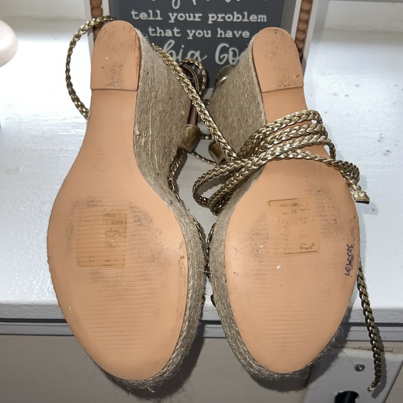 Shoe#9 - Picture 3 of 3